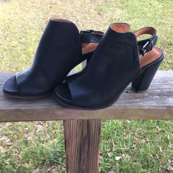 gentle souls Shoes - Gentle Souls Slingback Black Leather Heels Sz 9.5